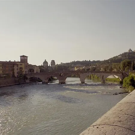 Lägenhet By The River Design Verona